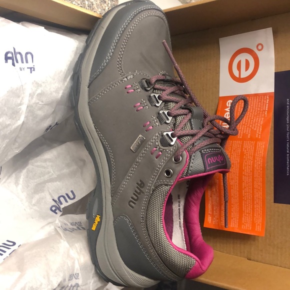 Shoes - Picture 2 of 3